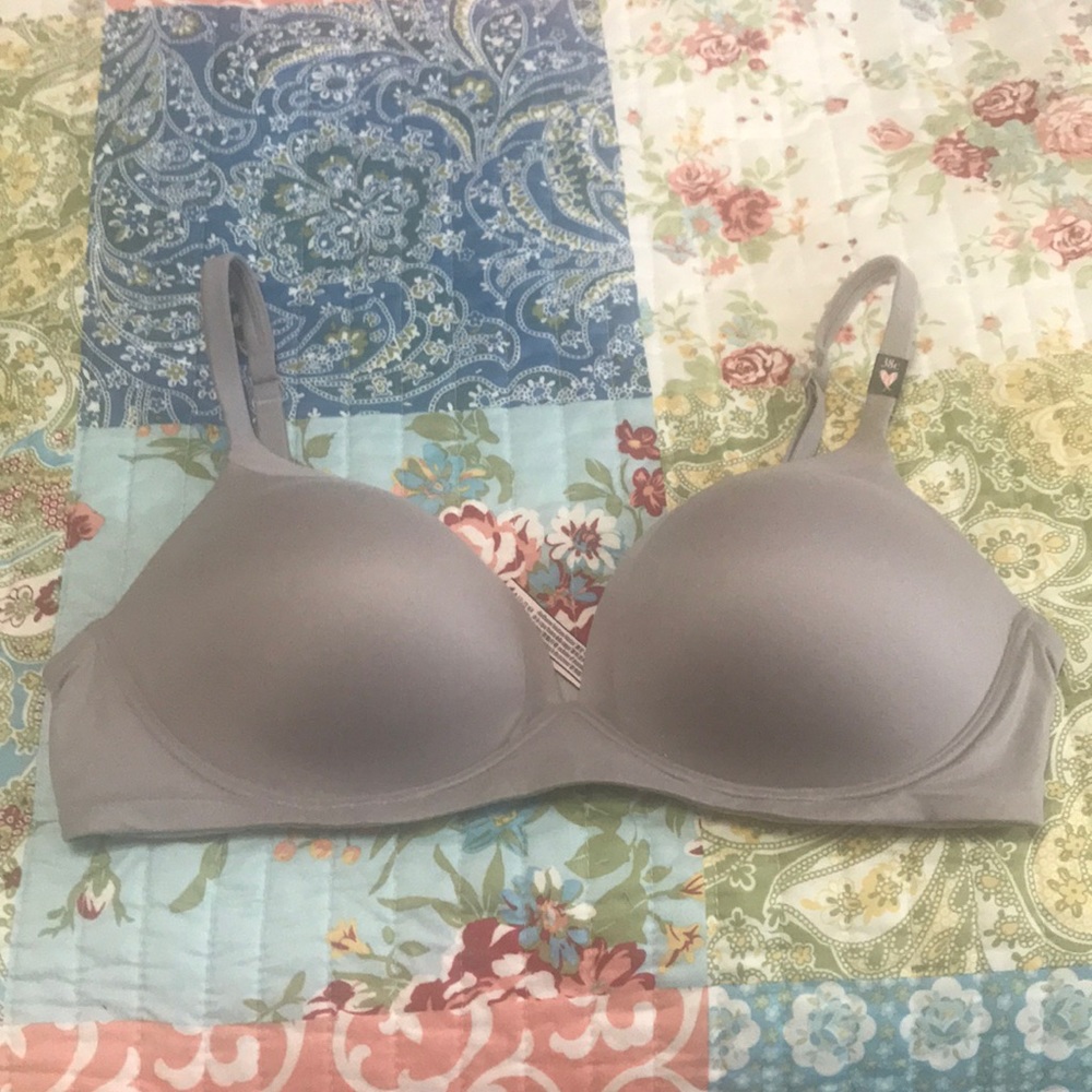 NWT body by Victoria wireless bra